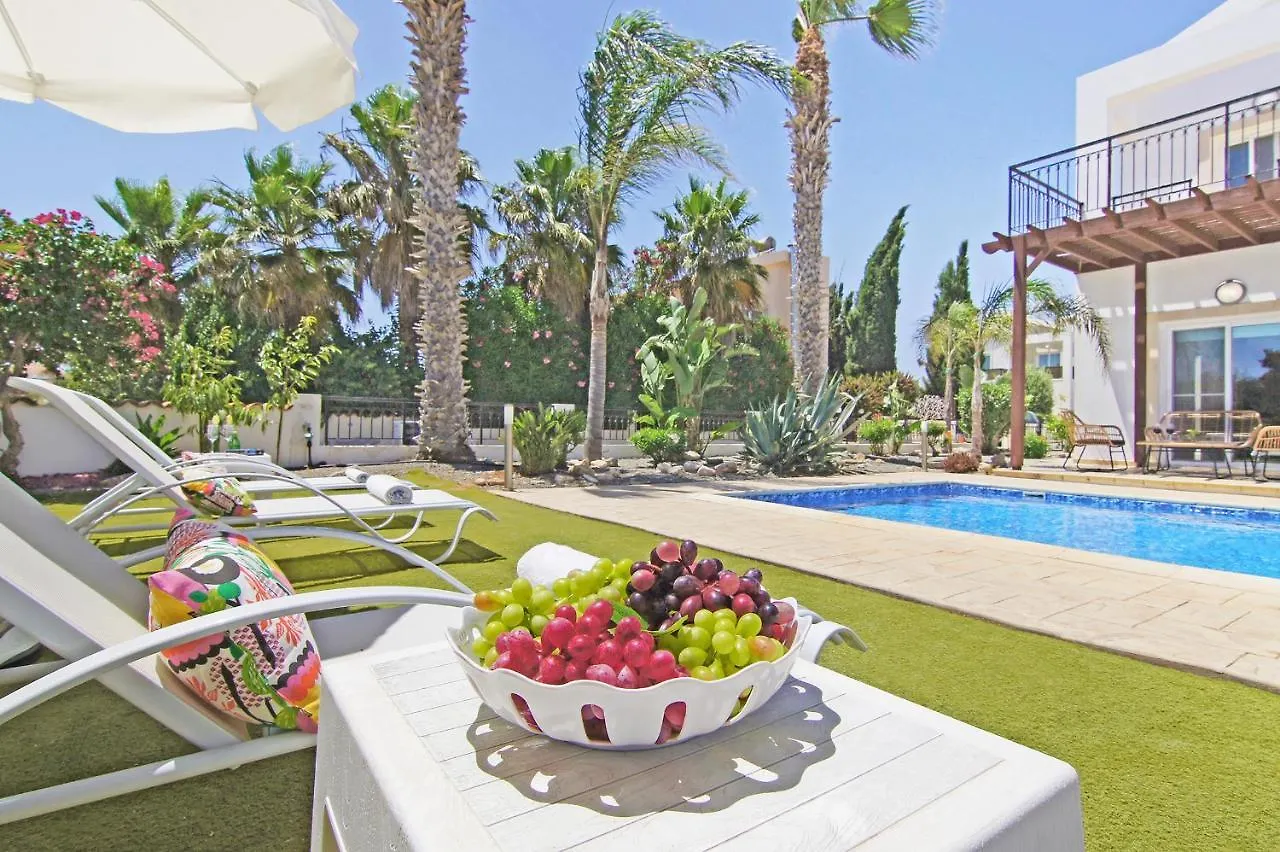 Dom wakacyjny Villa Basil - 50M From Med Sea Ajia Napa