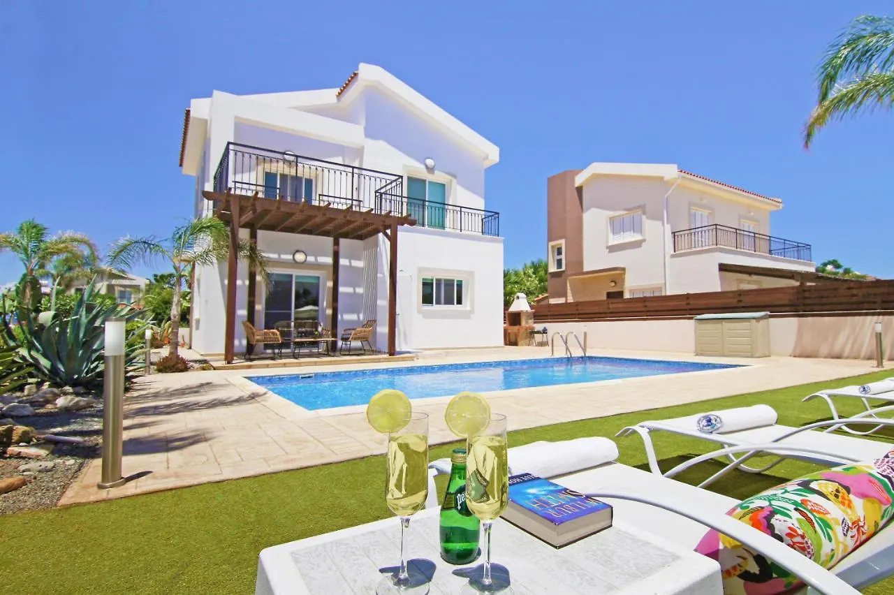 Villa Basil - 50M From Med Sea Ajia Napa